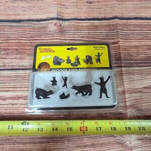 Woodland Scenics Scenic Accents Black Bears – O Scale (A2737)